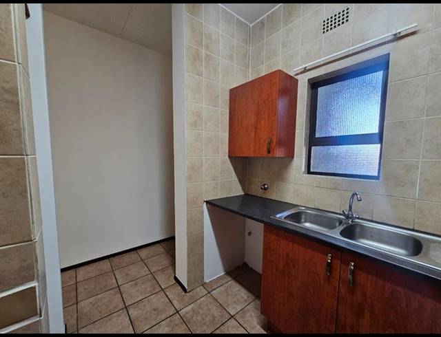 2 BEDROOM PROPERTY TO RENT IN LONEHILL